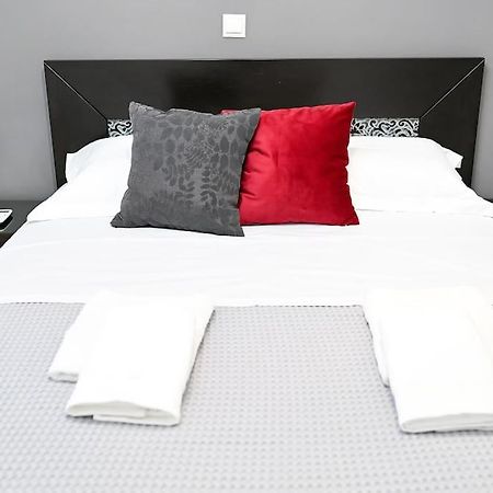 Lili'S Apartment Елефсина Екстериор снимка