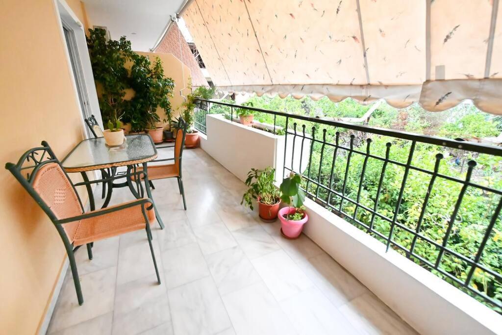 Lili'S Apartment Елефсина Екстериор снимка